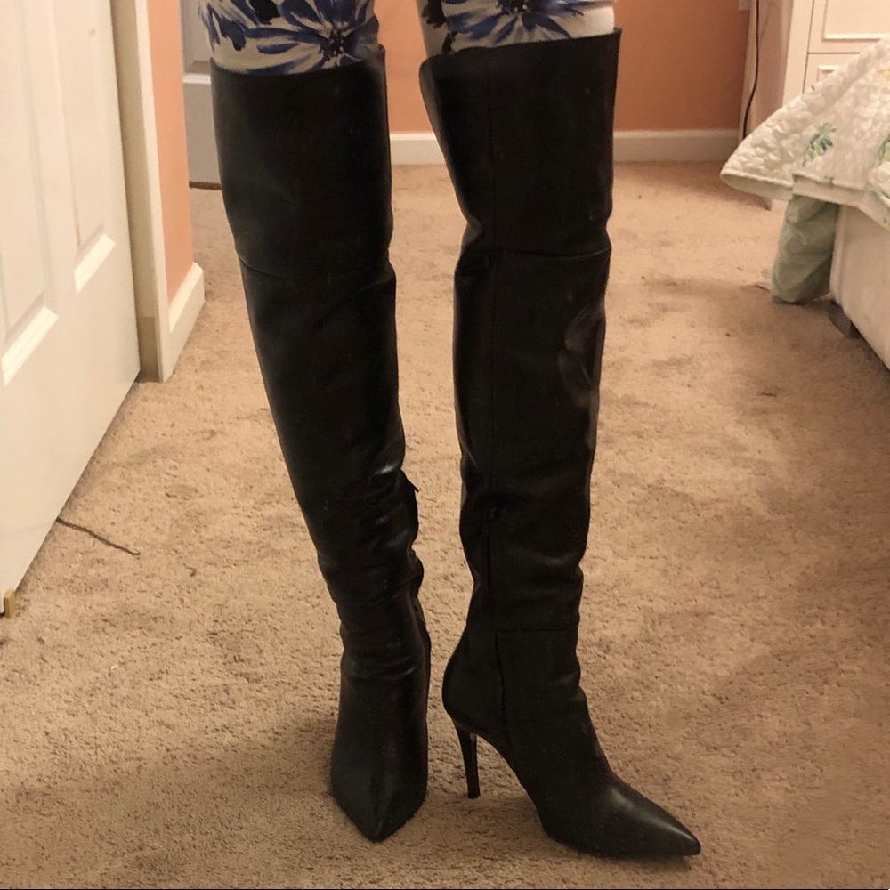 Beautiful Black leather thigh High boots 💥